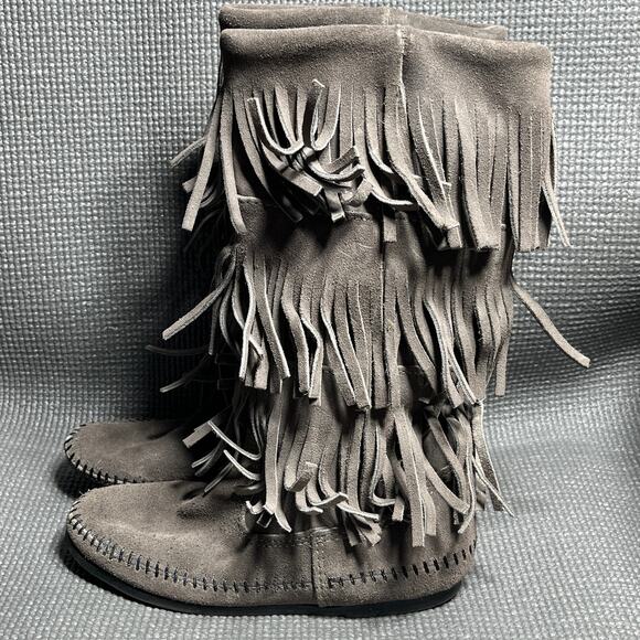 Minnetonka 3 Layer Fringe Calf High Boots Womens Size 6 Gray Suede Leather 1631T - Picture 2 of 10